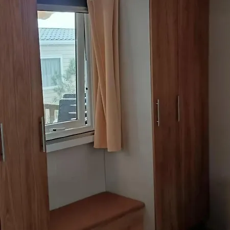 بيت للعطل Familial A Avec Piscine *